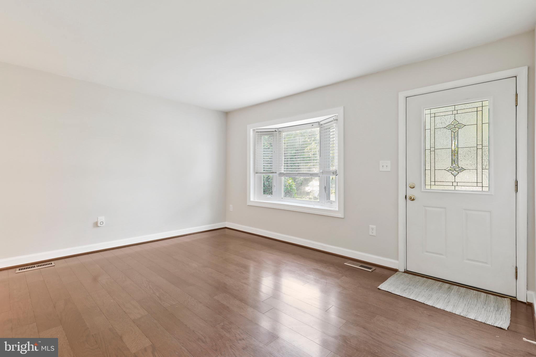 COUNTRY CLUB MANOR - Residential