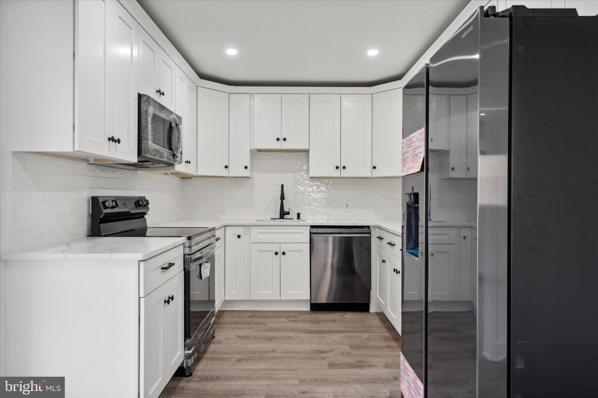 INDIAN CREEK - Residential