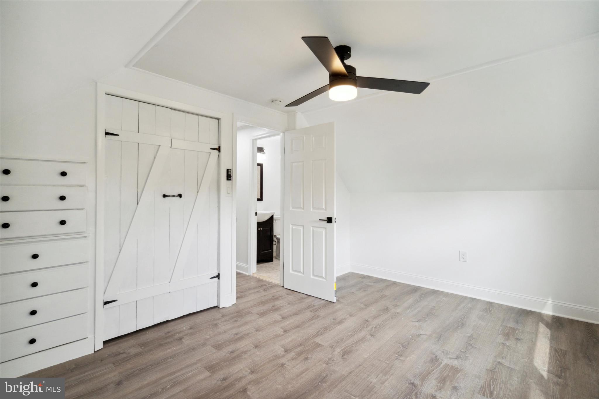 INDIAN CREEK - Residential