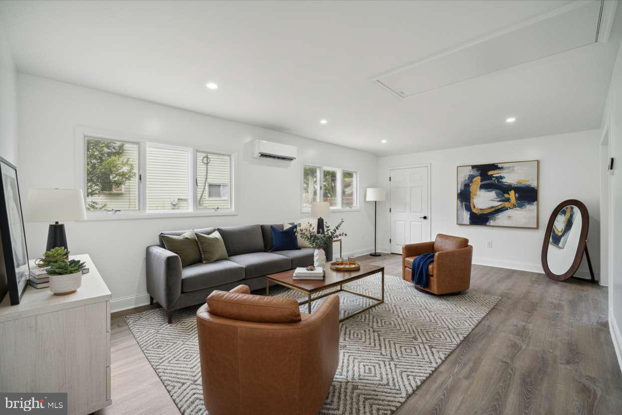 INDIAN CREEK - Residential