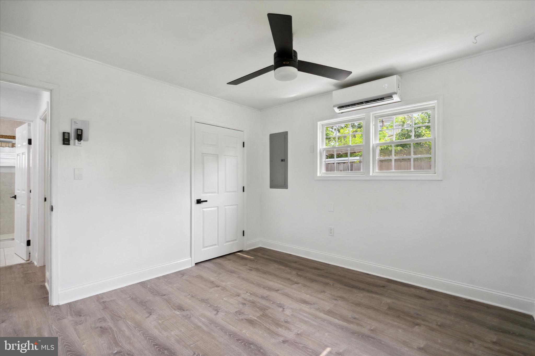 INDIAN CREEK - Residential