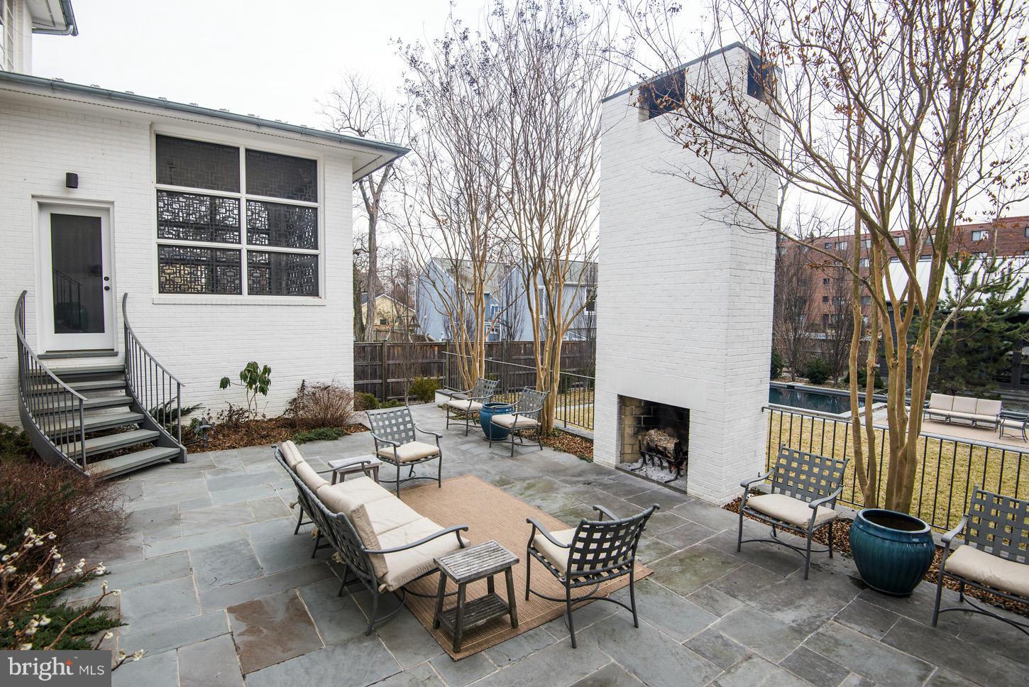 VIRGINIA SQUARE - Residential