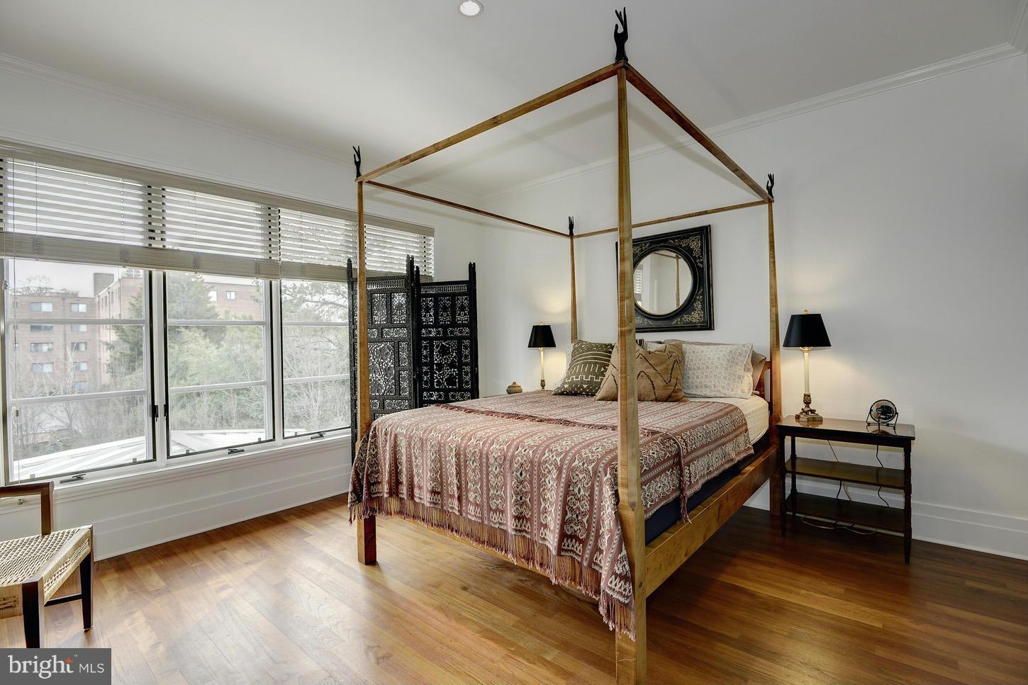 VIRGINIA SQUARE - Residential