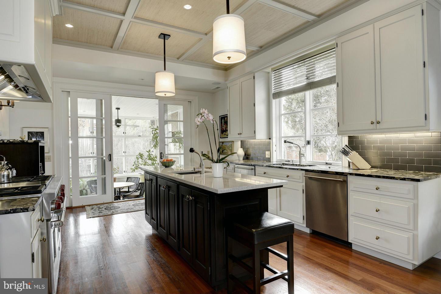 VIRGINIA SQUARE - Residential