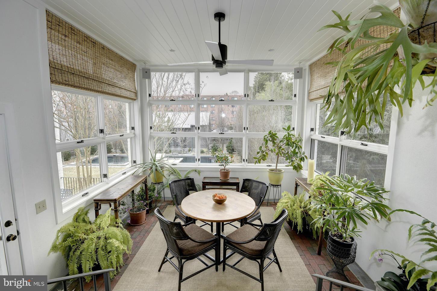 VIRGINIA SQUARE - Residential