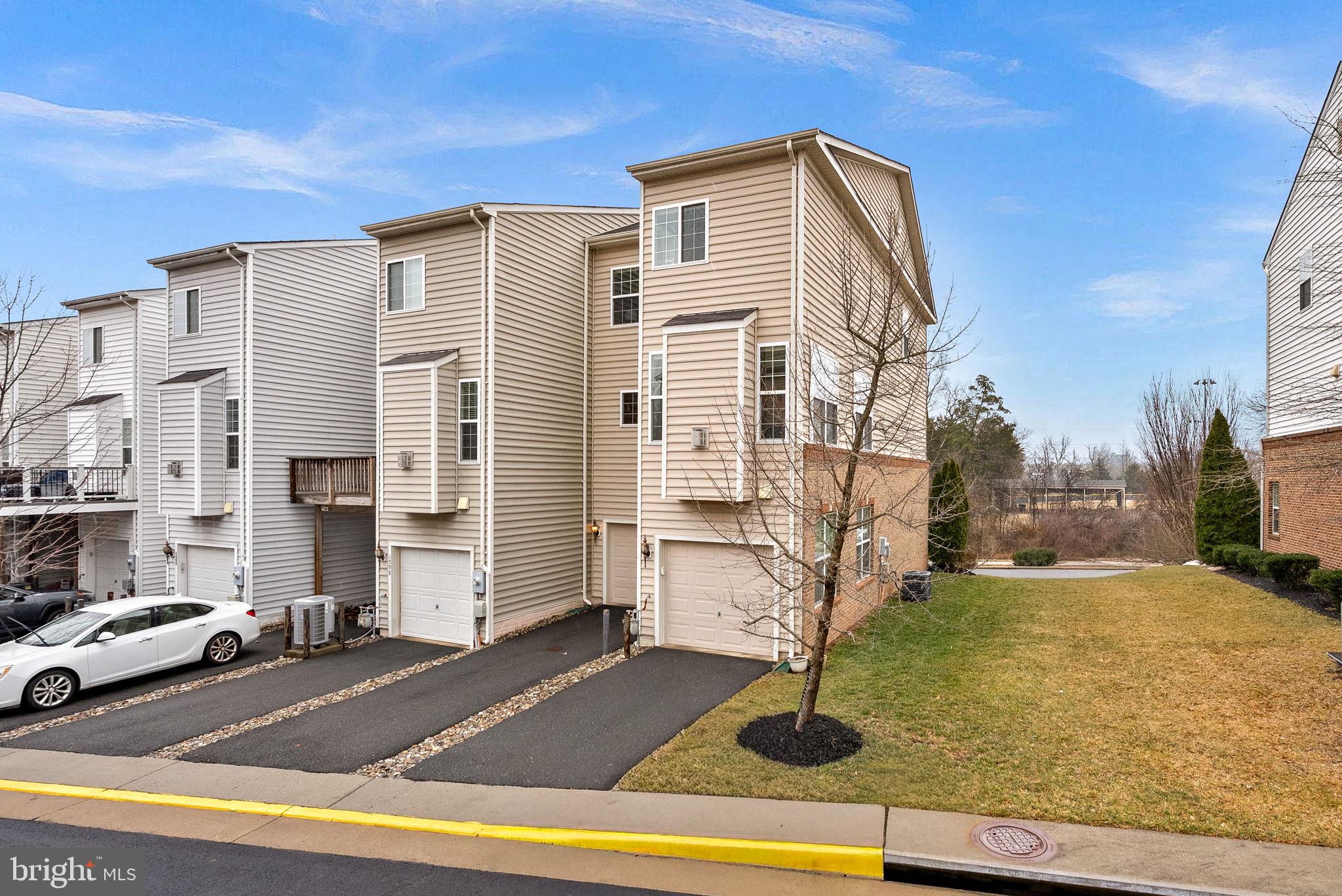 RIVER POINTE - Residential