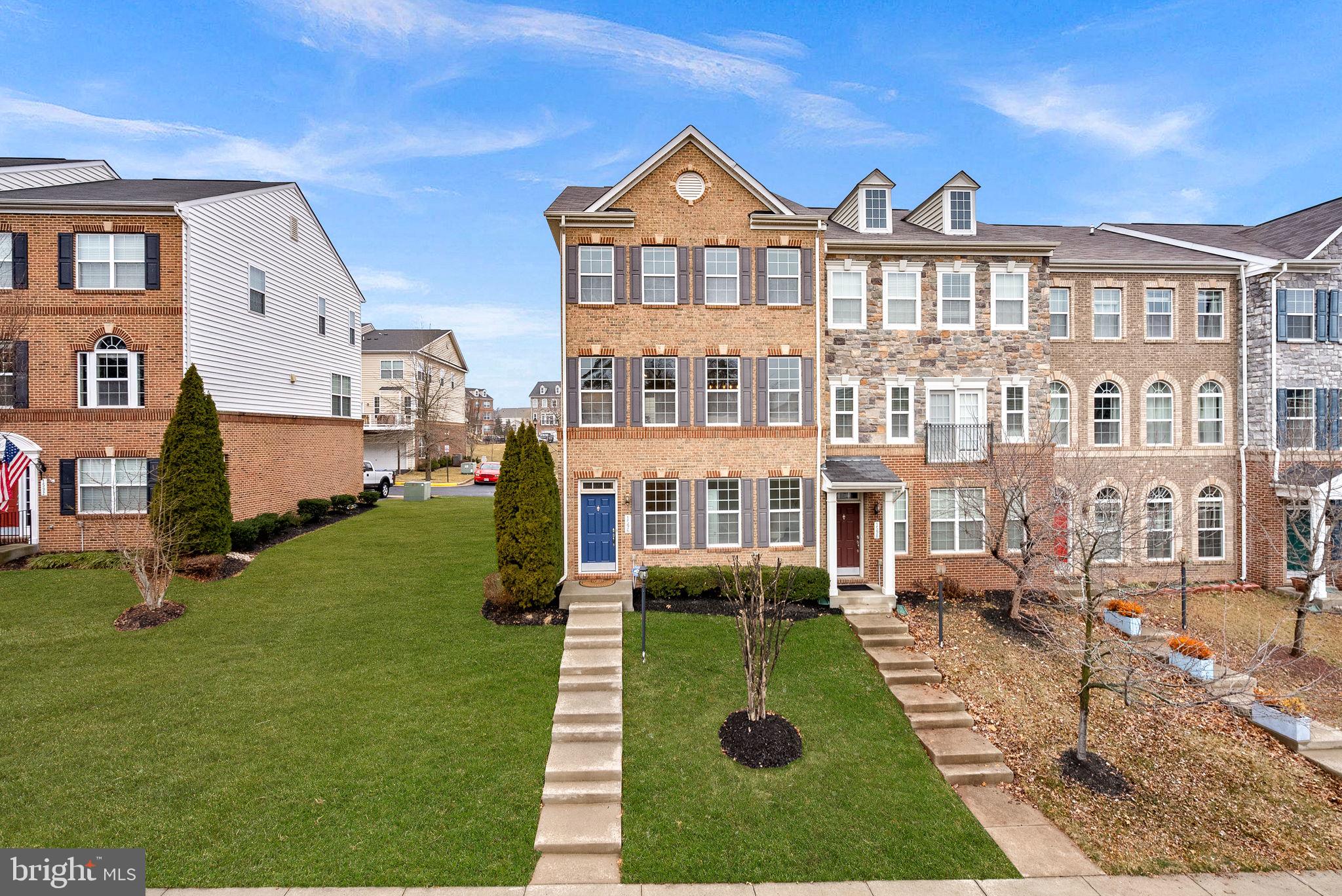 RIVER POINTE - Residential