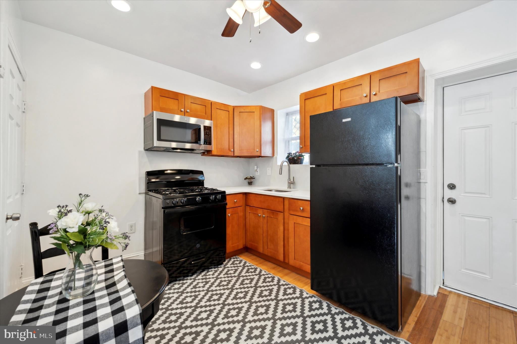 PORT RICHMOND - Residential