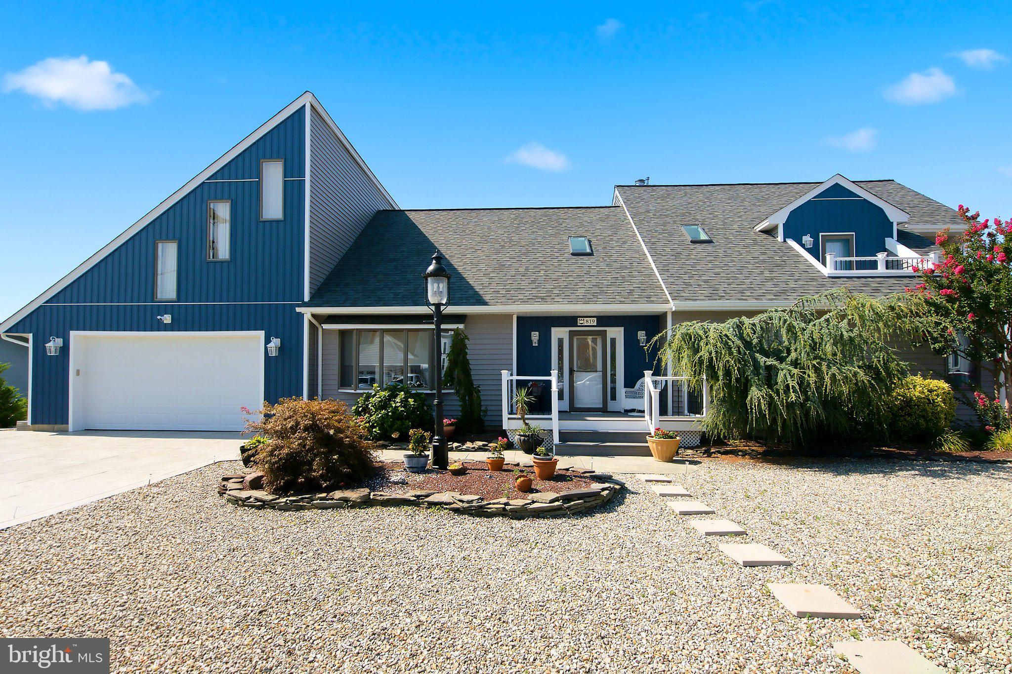 819 FOREPEAK DRIVE