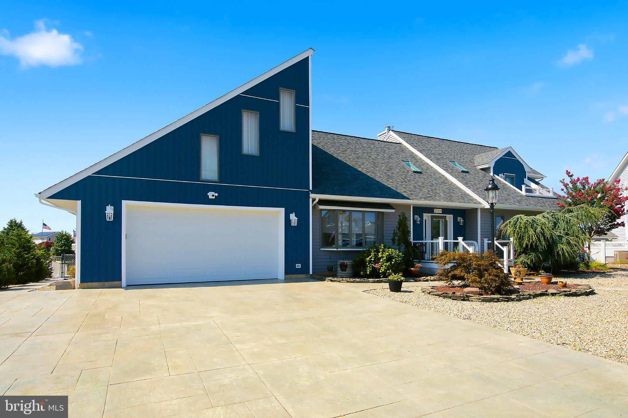 819 FOREPEAK DRIVE