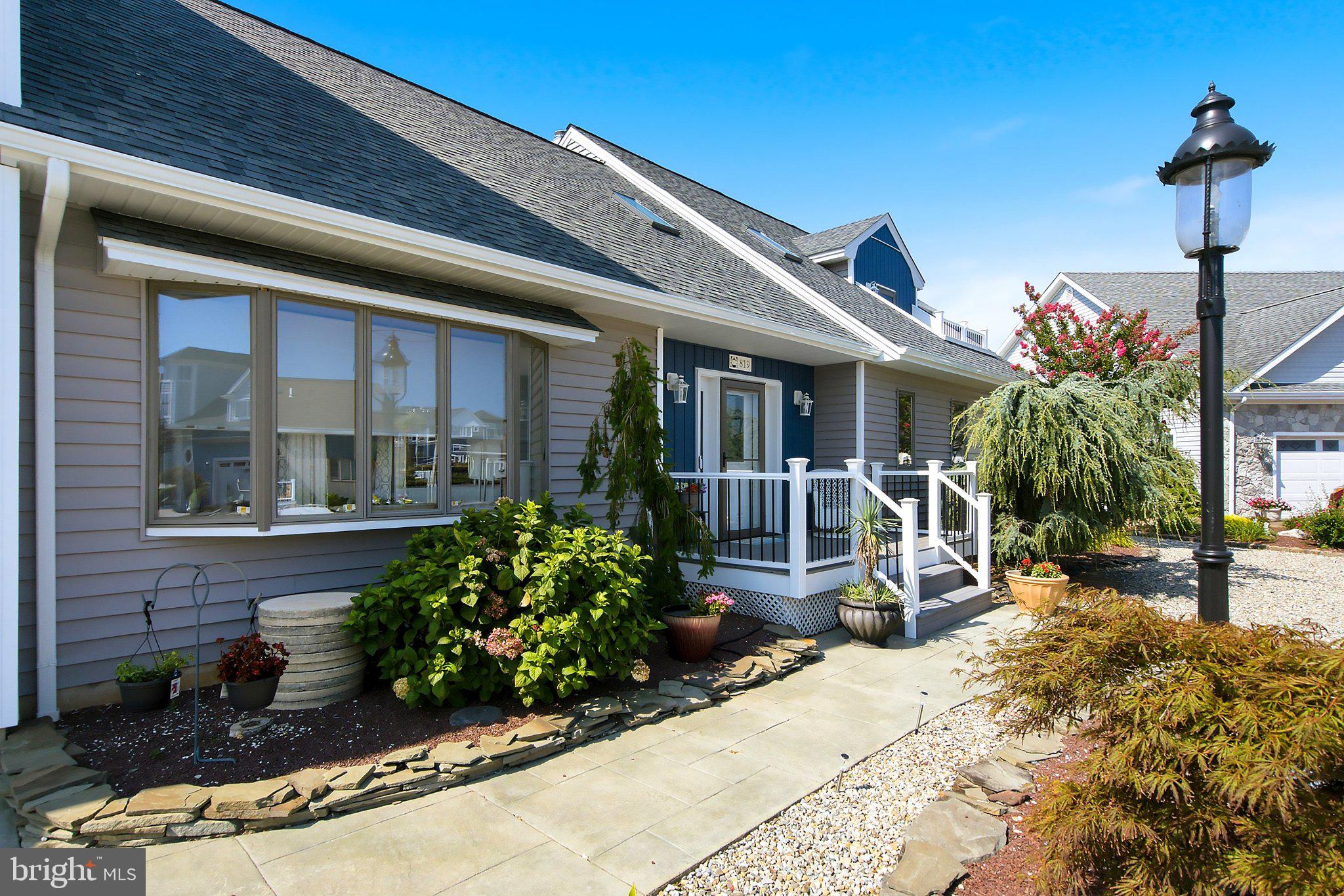 819 FOREPEAK DRIVE