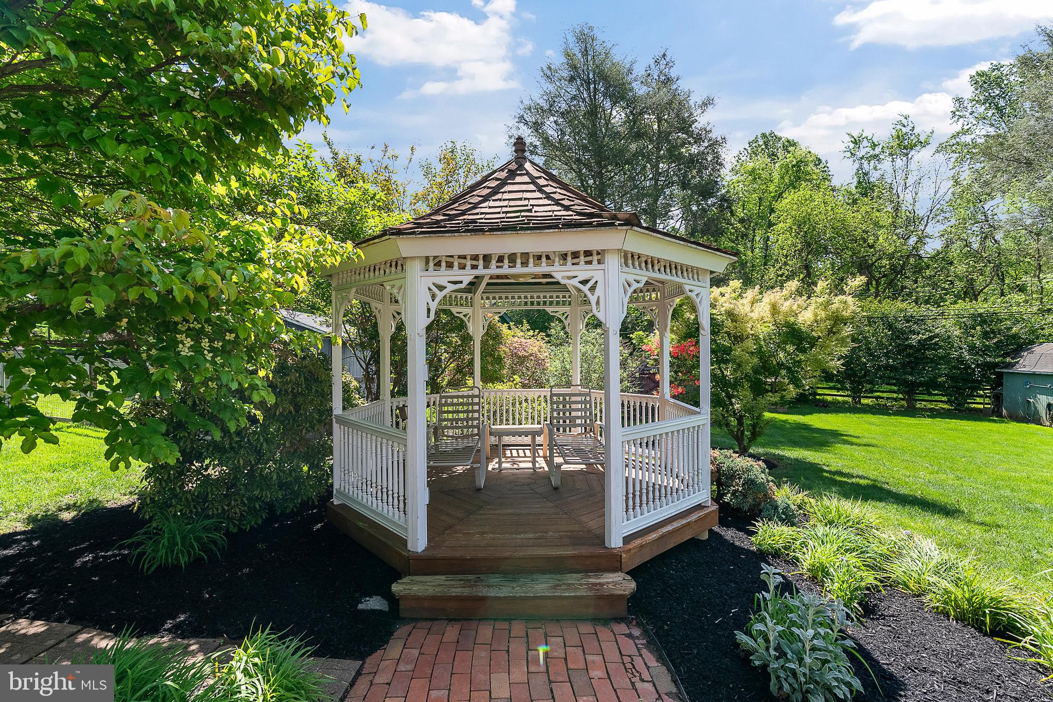 COLUMBIA HILLS - Residential