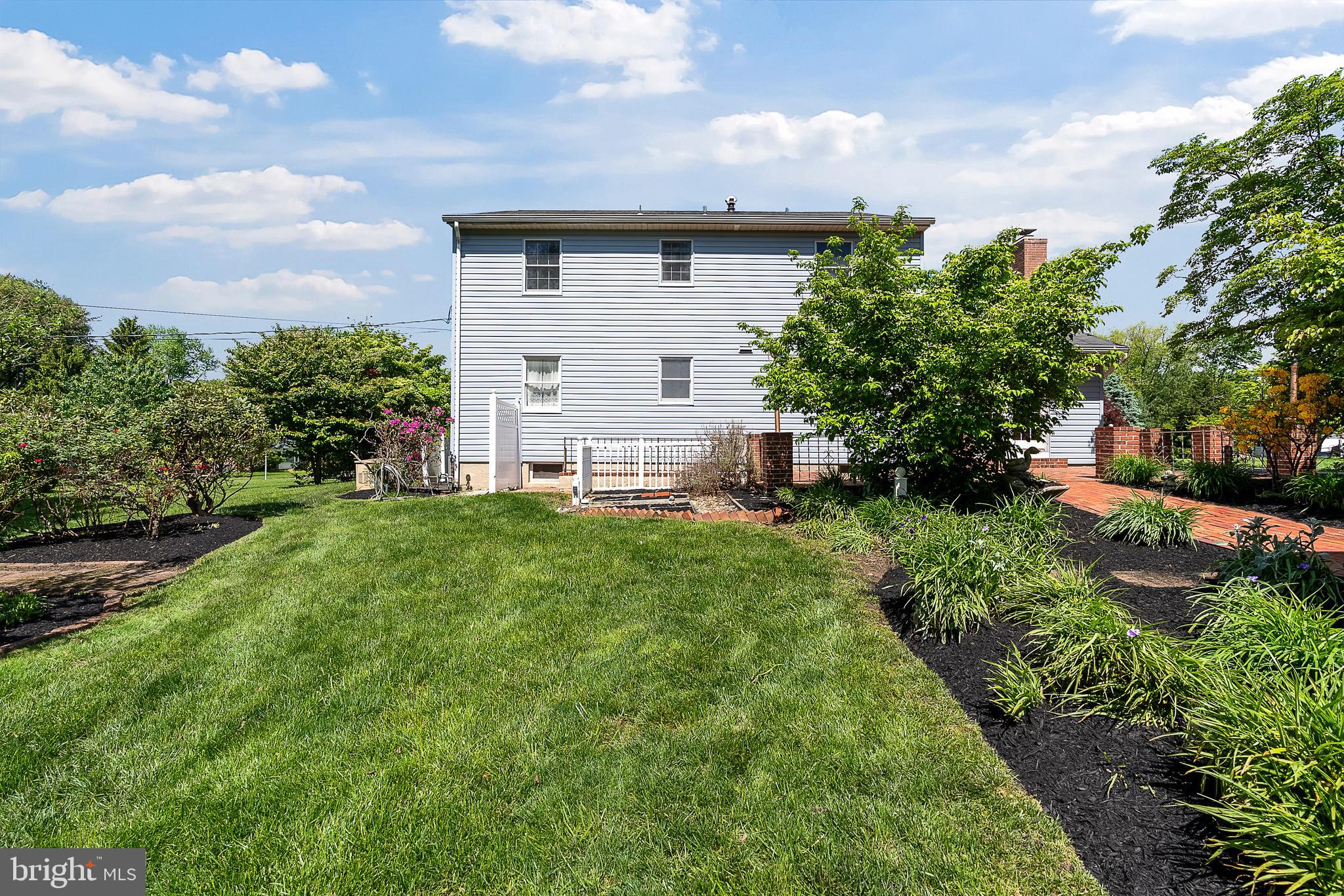 COLUMBIA HILLS - Residential