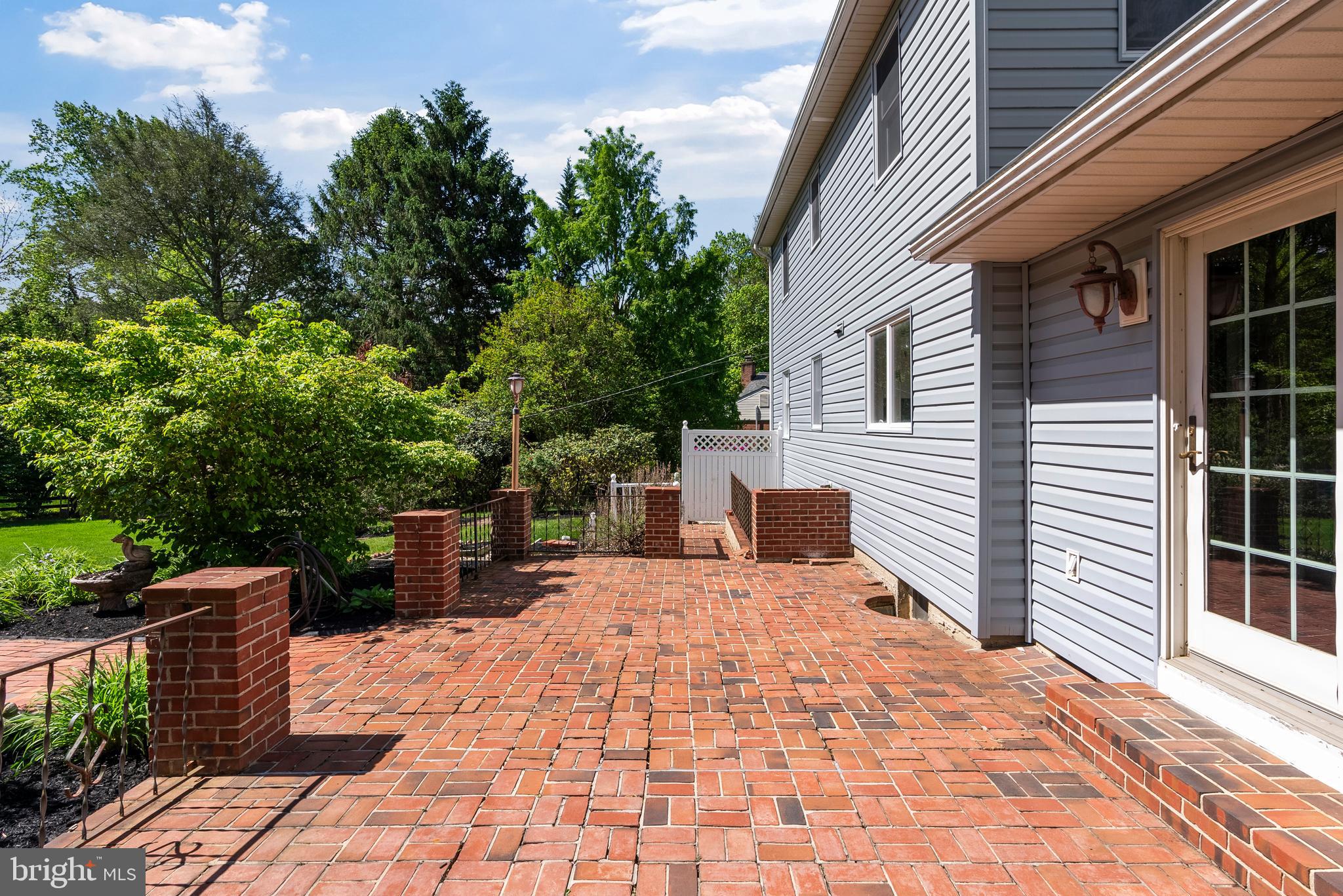 COLUMBIA HILLS - Residential