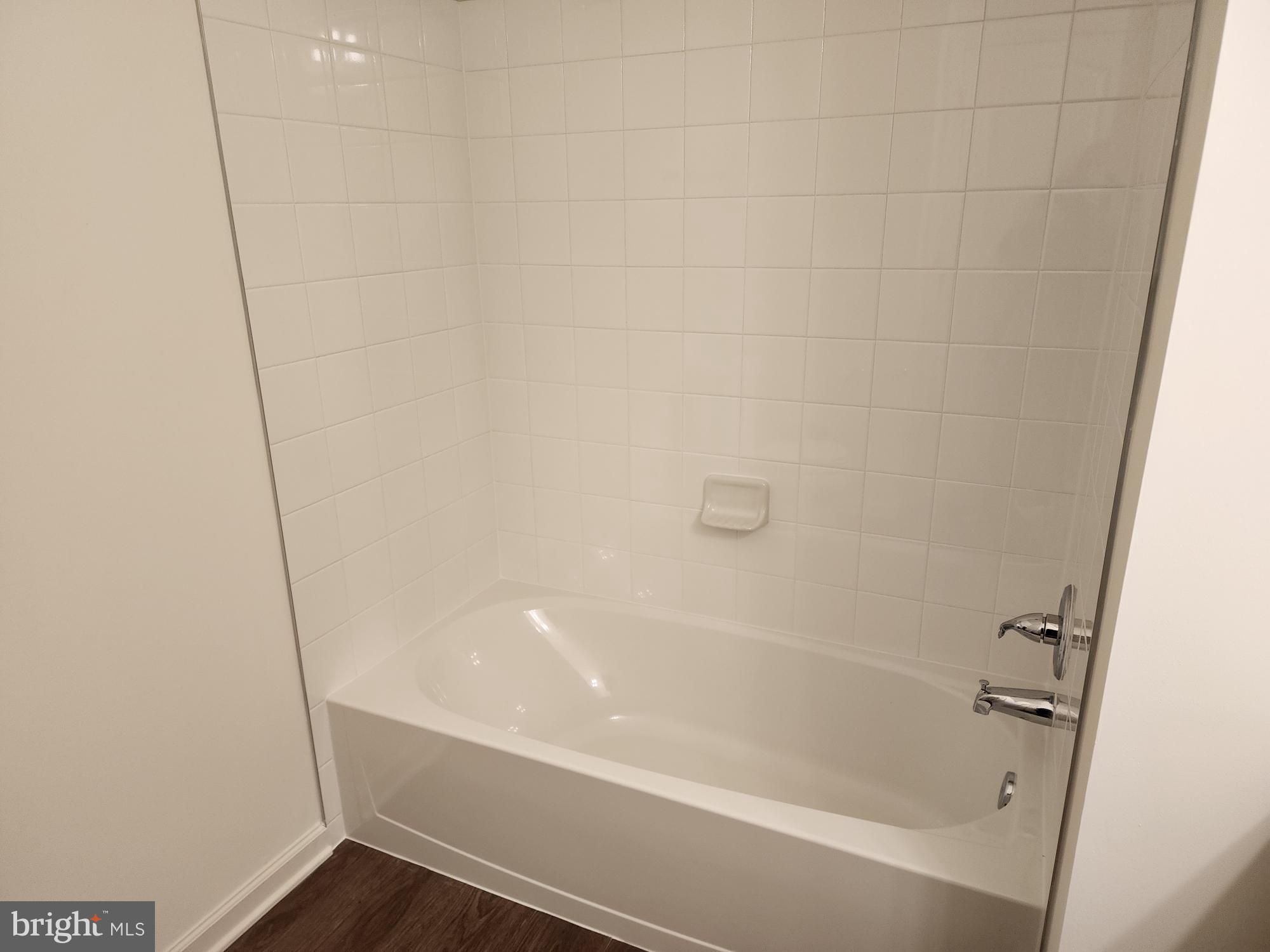 OVERLOOK AT RIVERSIDE TOWNHOMES - Residential Lease