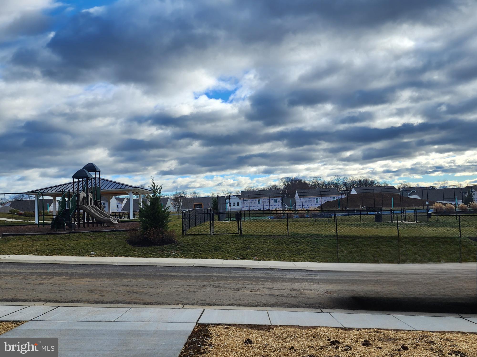 OVERLOOK AT RIVERSIDE TOWNHOMES - Residential Lease