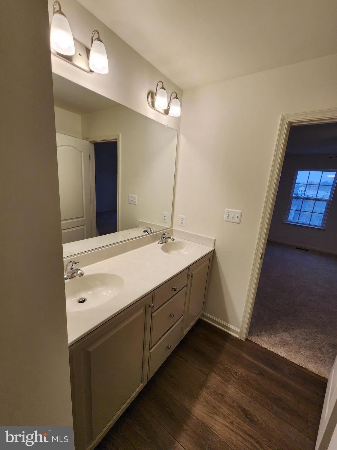 OVERLOOK AT RIVERSIDE TOWNHOMES - Residential Lease