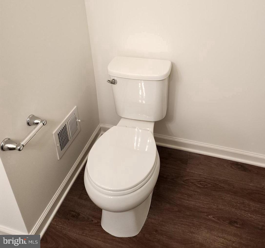 OVERLOOK AT RIVERSIDE TOWNHOMES - Residential Lease