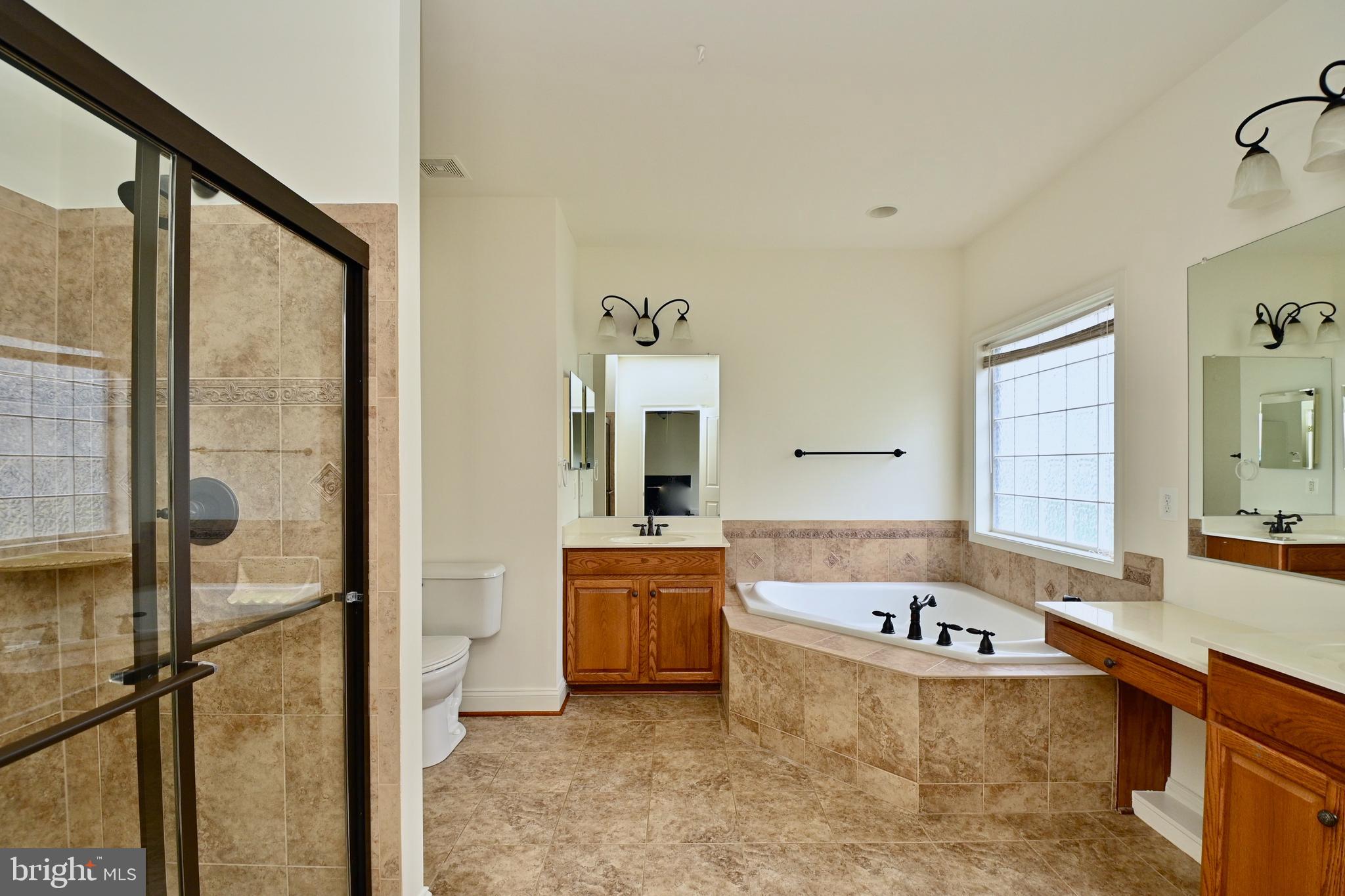 VIRGINIA HERITAGE AT LEE'S PARK - Residential