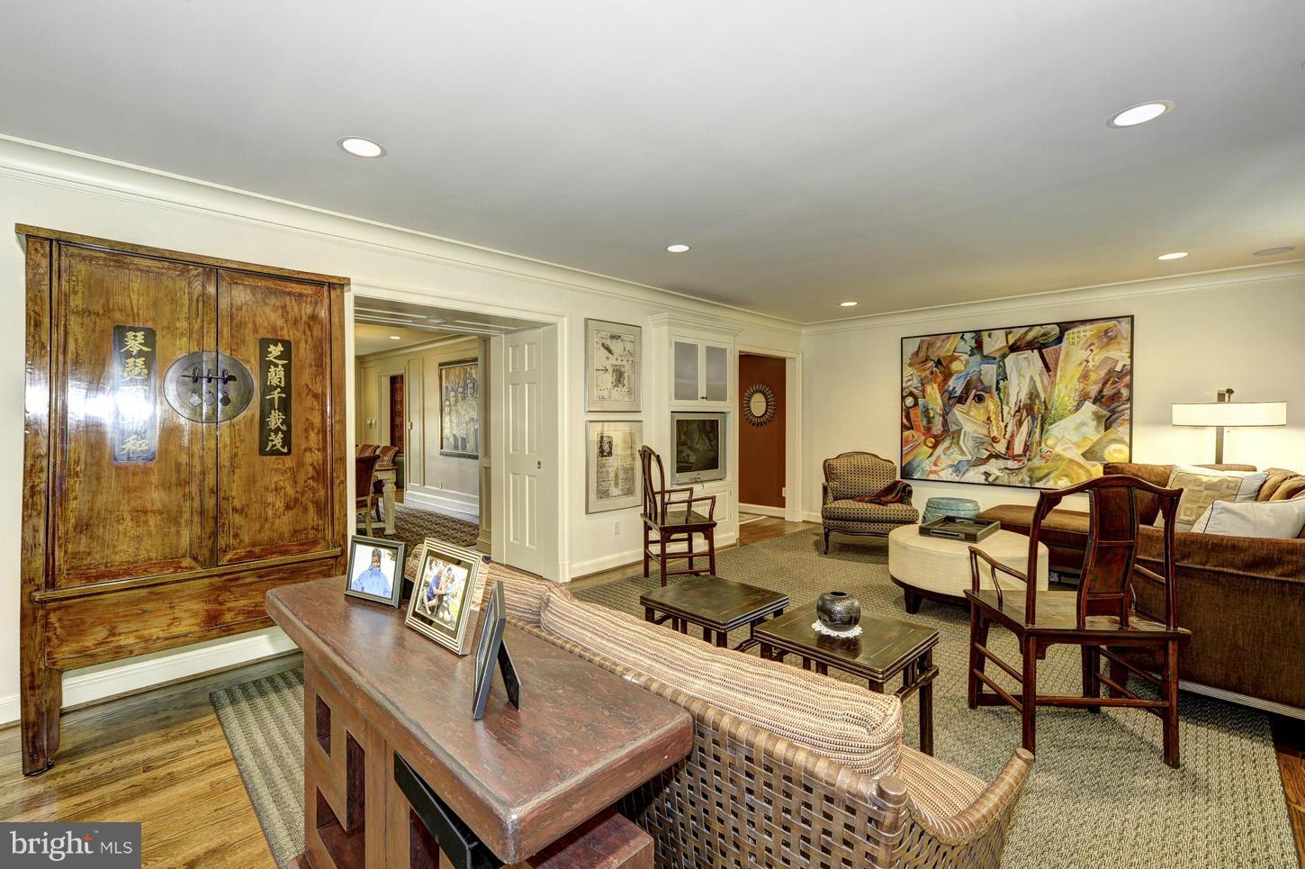 CHEVY CHASE - Residential