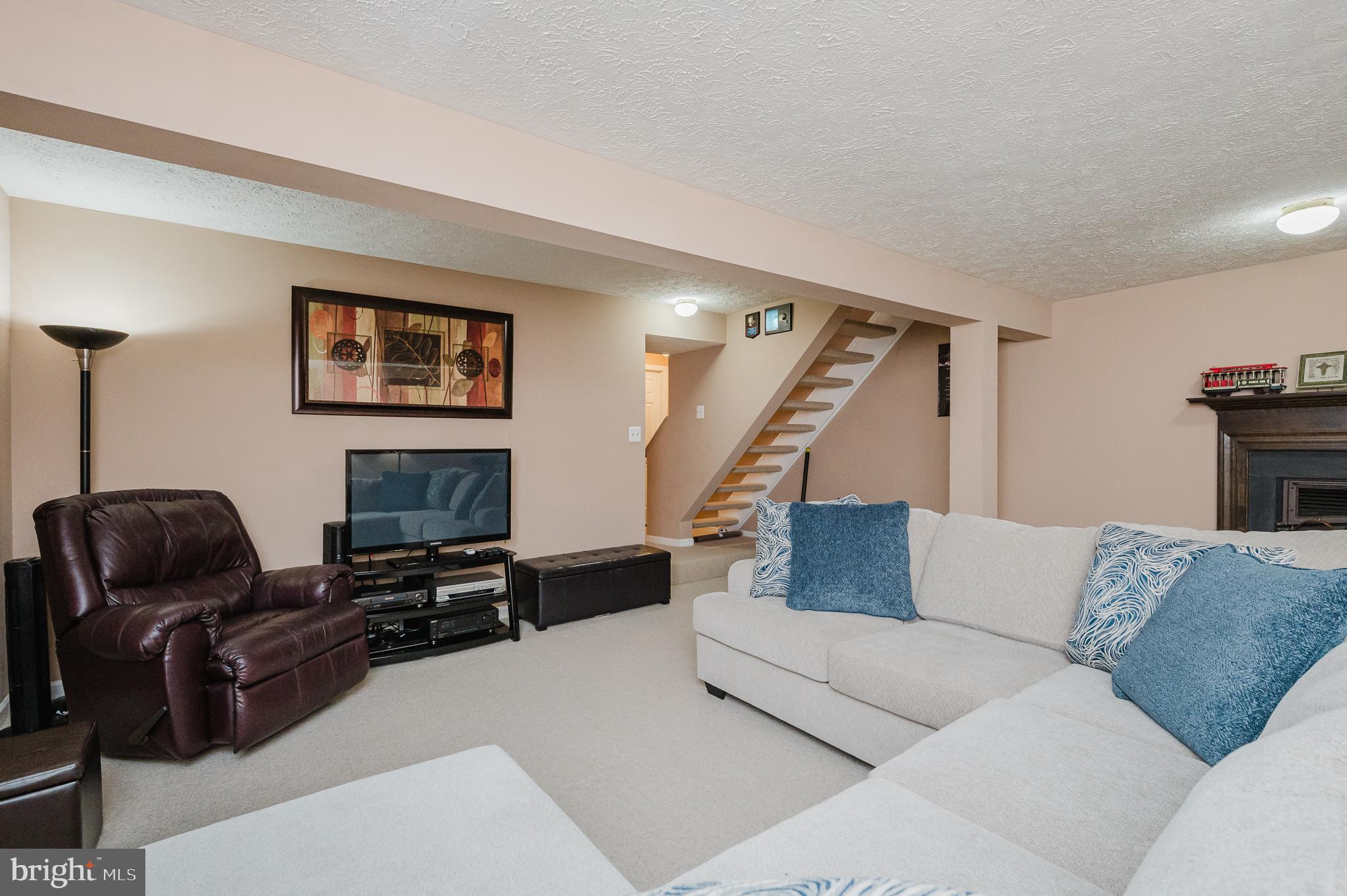 VILLAGE AT THOMAS RUN - Residential