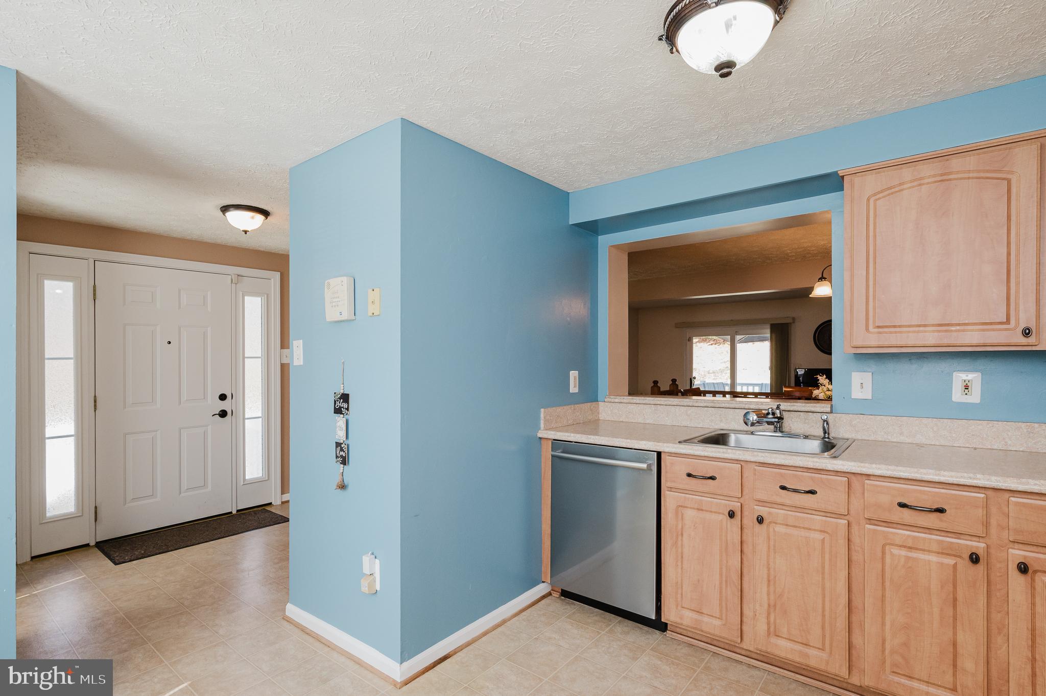 VILLAGE AT THOMAS RUN - Residential