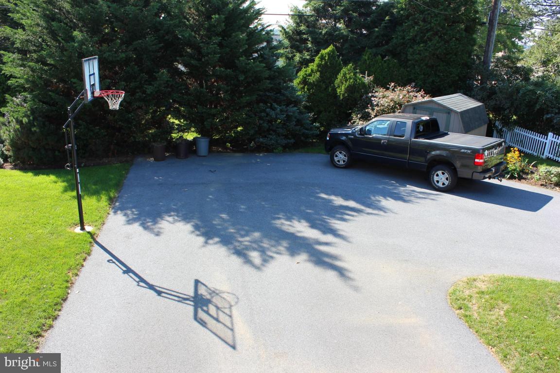 BEVERLY ESTATES - Residential