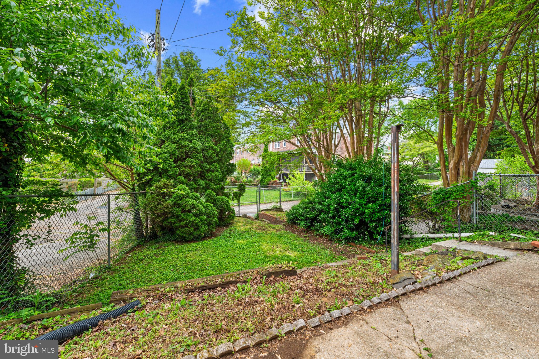 MEDWICK GARTH - Residential