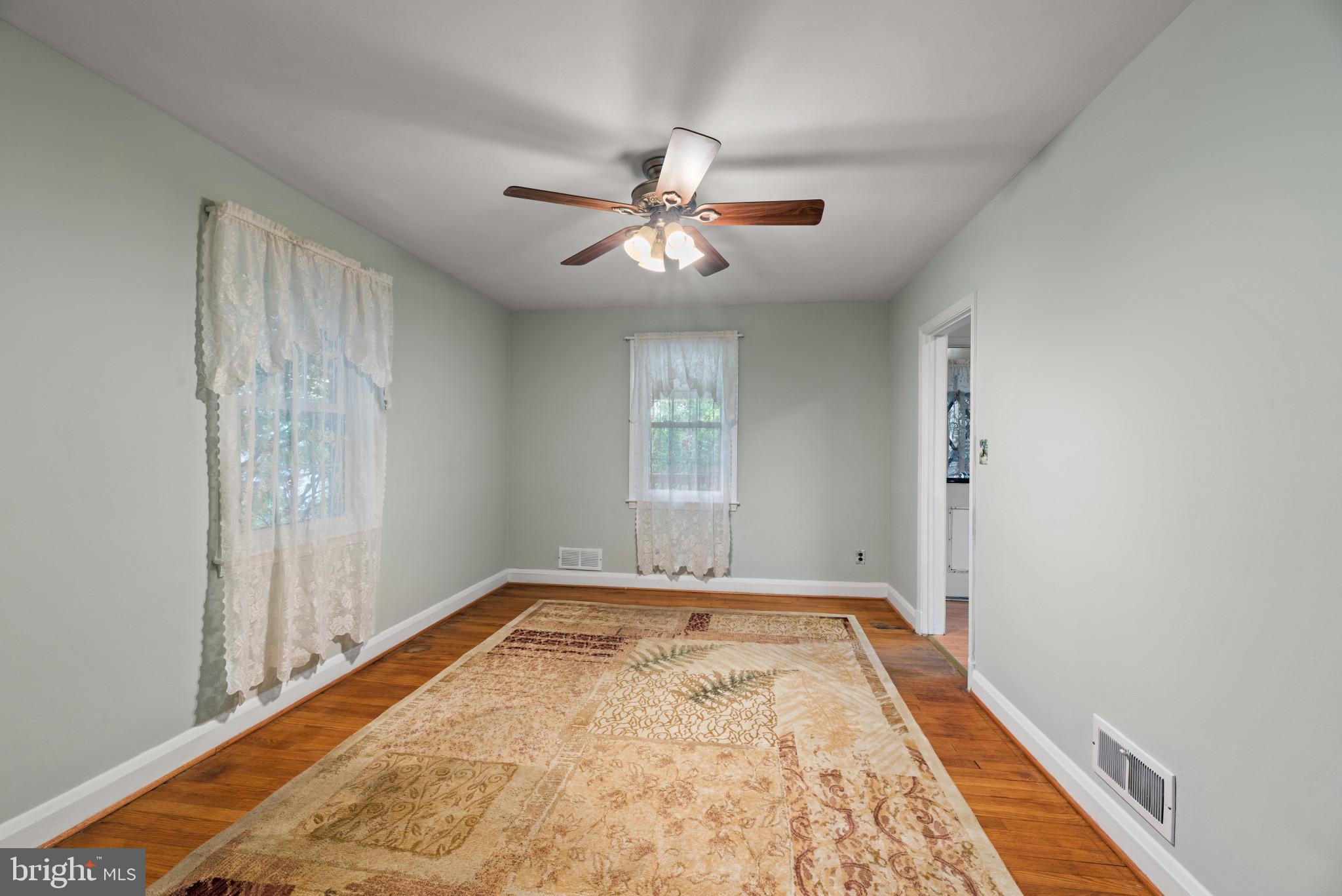MEDWICK GARTH - Residential