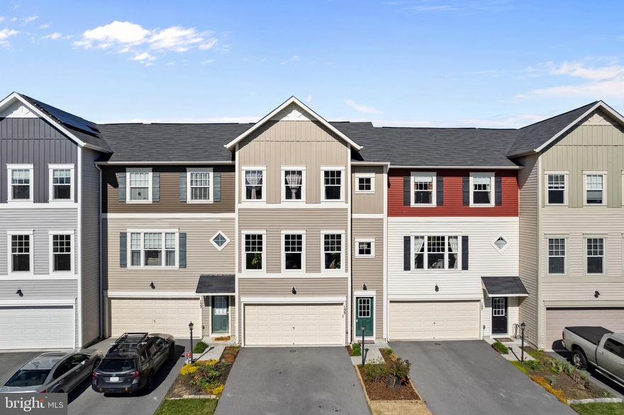 OPEN HOUSE CANCELLED! Sellers have accepted an Offer.
Desirable Snowden Bridge amenity-filled community! Beautiful 3 story townhome - largest model available within the community. Complete with oversized 2 car garage & spacious driveway; gourmet kitchen, upgraded granite counter-tops, newer stainless steel GE Profile appliances; crown molding, recessed lighting and ceiling fans throughout; hardwood flooring throughout entire main level; upper-level laundry room conveniently nestled between bedrooms; Primary Bedroom has full bath with tile, soaking tub/separate shower, and dual vanities with large double walk-in closets!! Inviting maintenance free Trex Deck backs to green space for peace & quiet/privacy; lower level with full living room and bathroom, leading to the beautifully landscaped & manicured rear yard. All new carpet and paint throughout, so you and your family can start enjoying your new home - immediately!!!