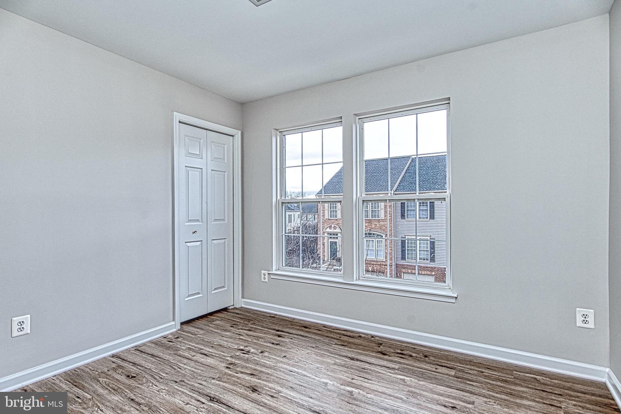 SOUTH RIDING - Residential Lease