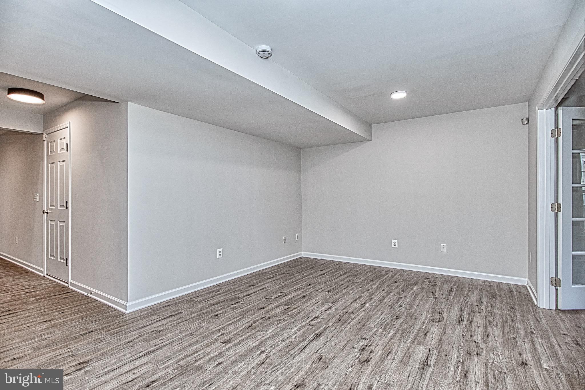 SOUTH RIDING - Residential Lease