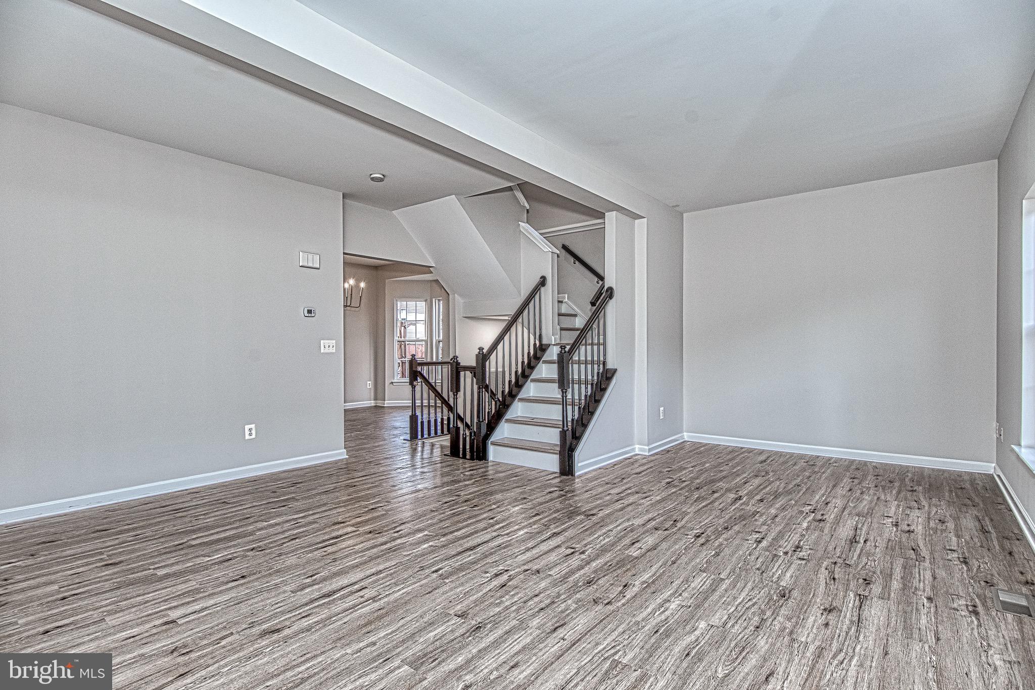 SOUTH RIDING - Residential Lease
