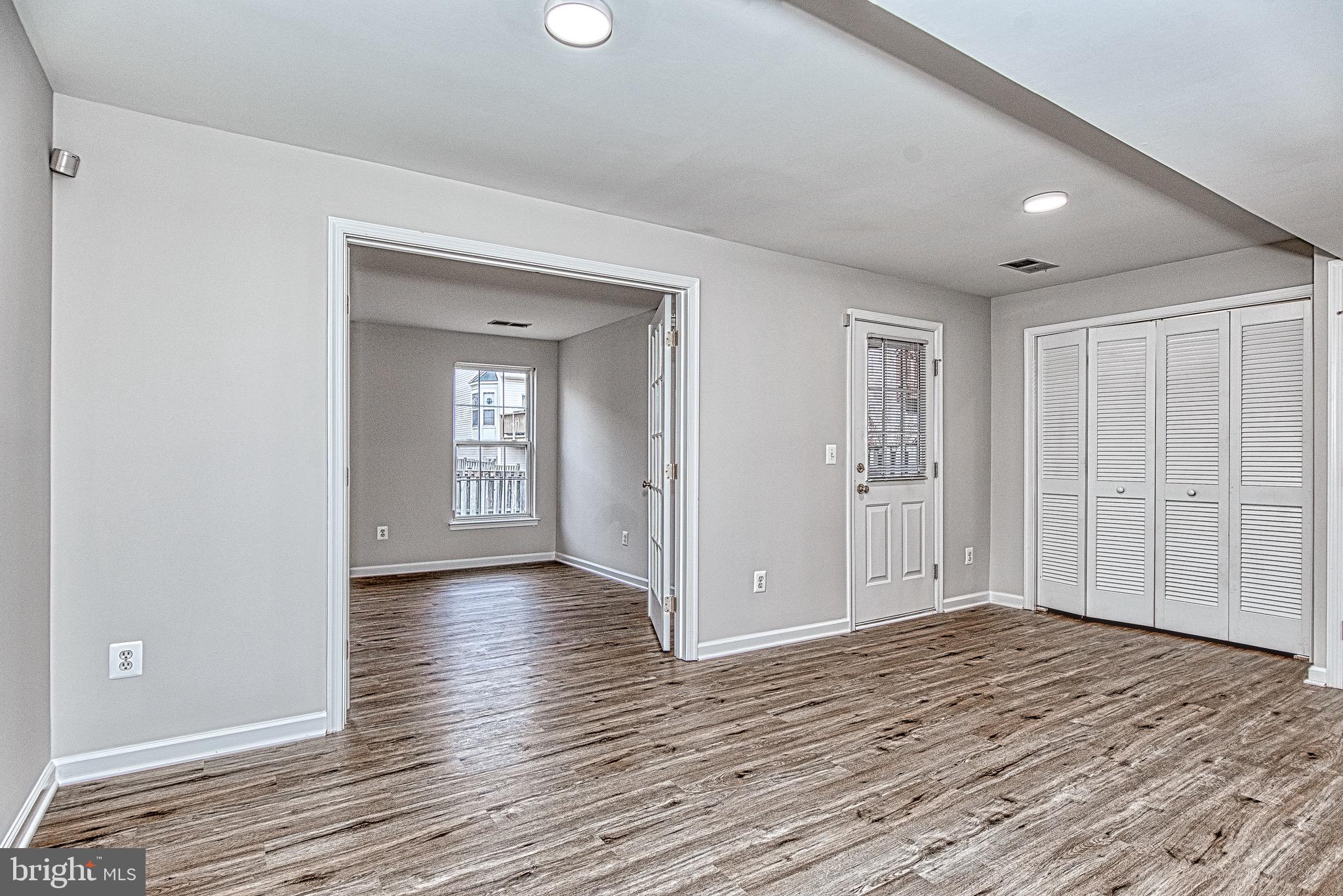 SOUTH RIDING - Residential Lease