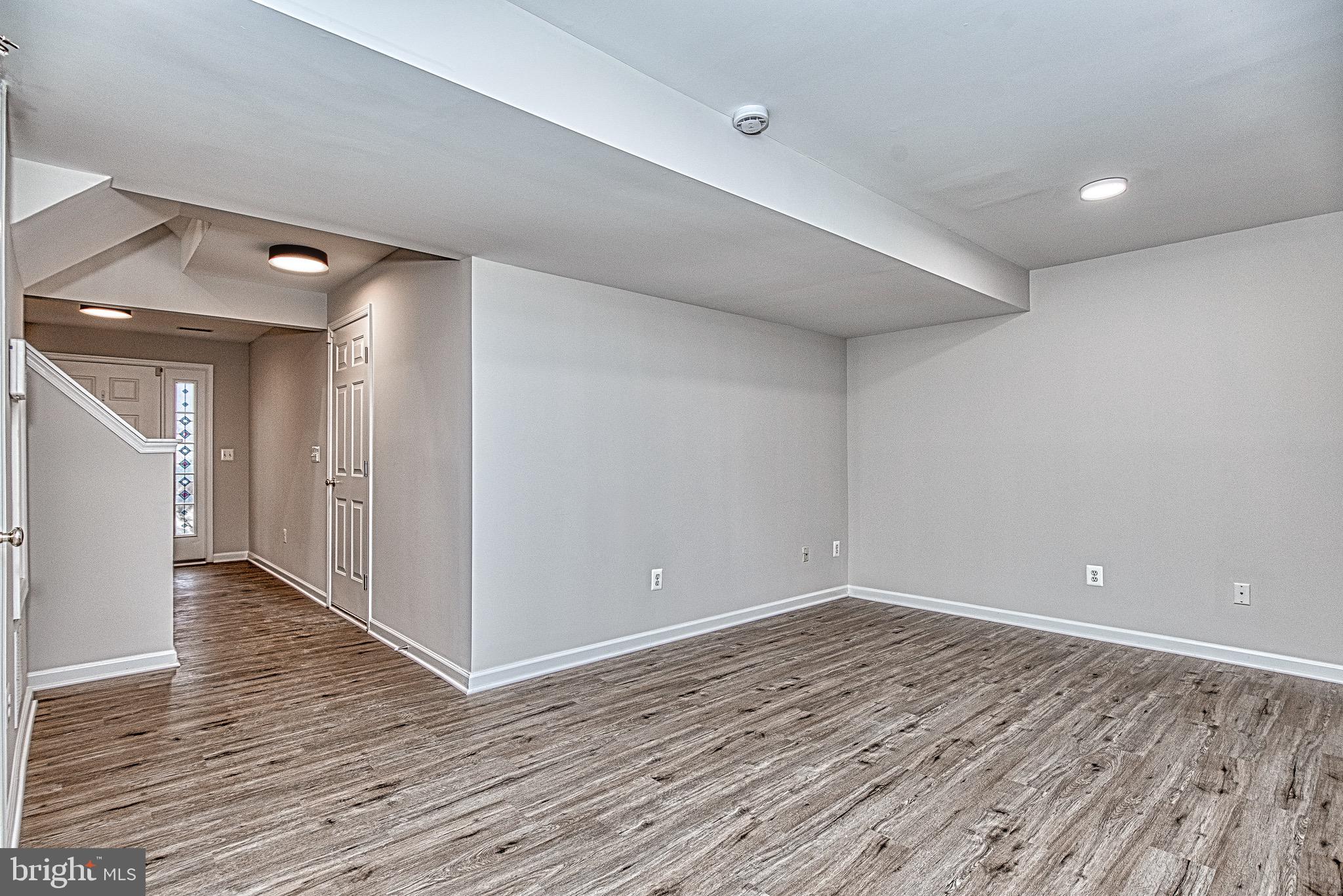 SOUTH RIDING - Residential Lease