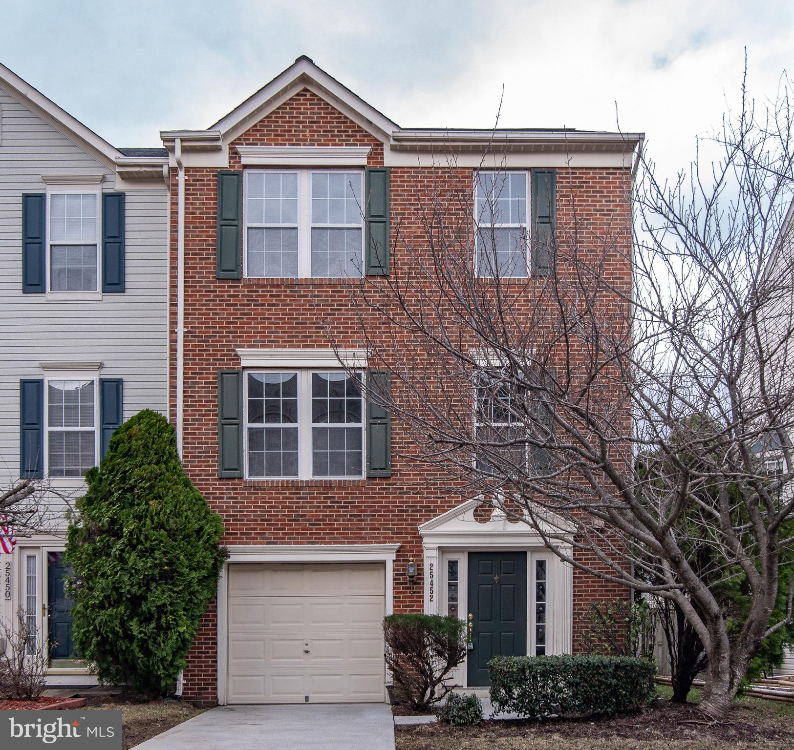SOUTH RIDING - Residential Lease