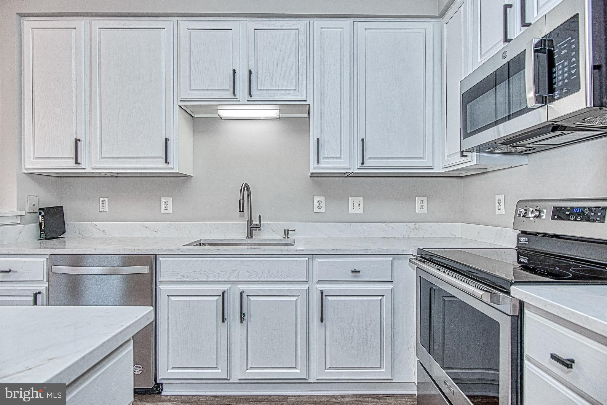 SOUTH RIDING - Residential Lease