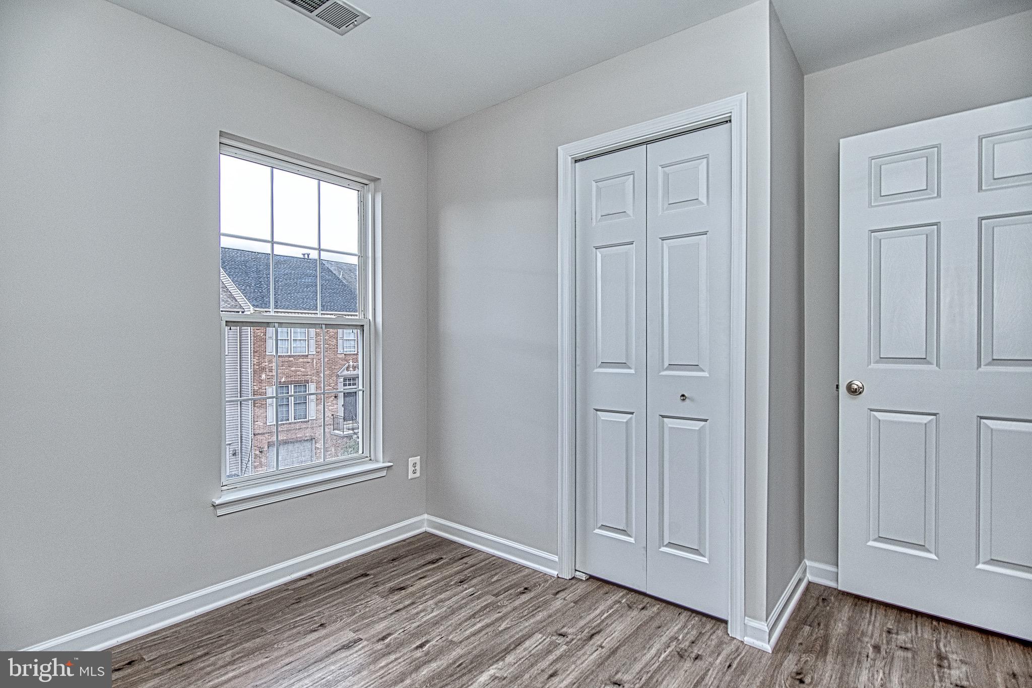 SOUTH RIDING - Residential Lease