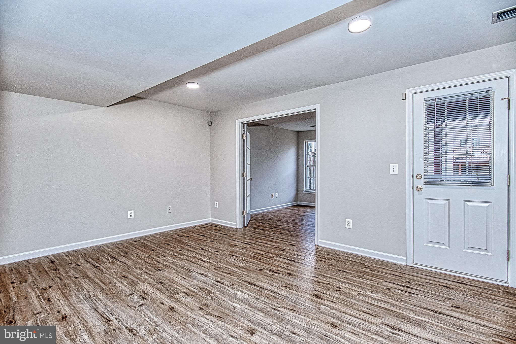 SOUTH RIDING - Residential Lease