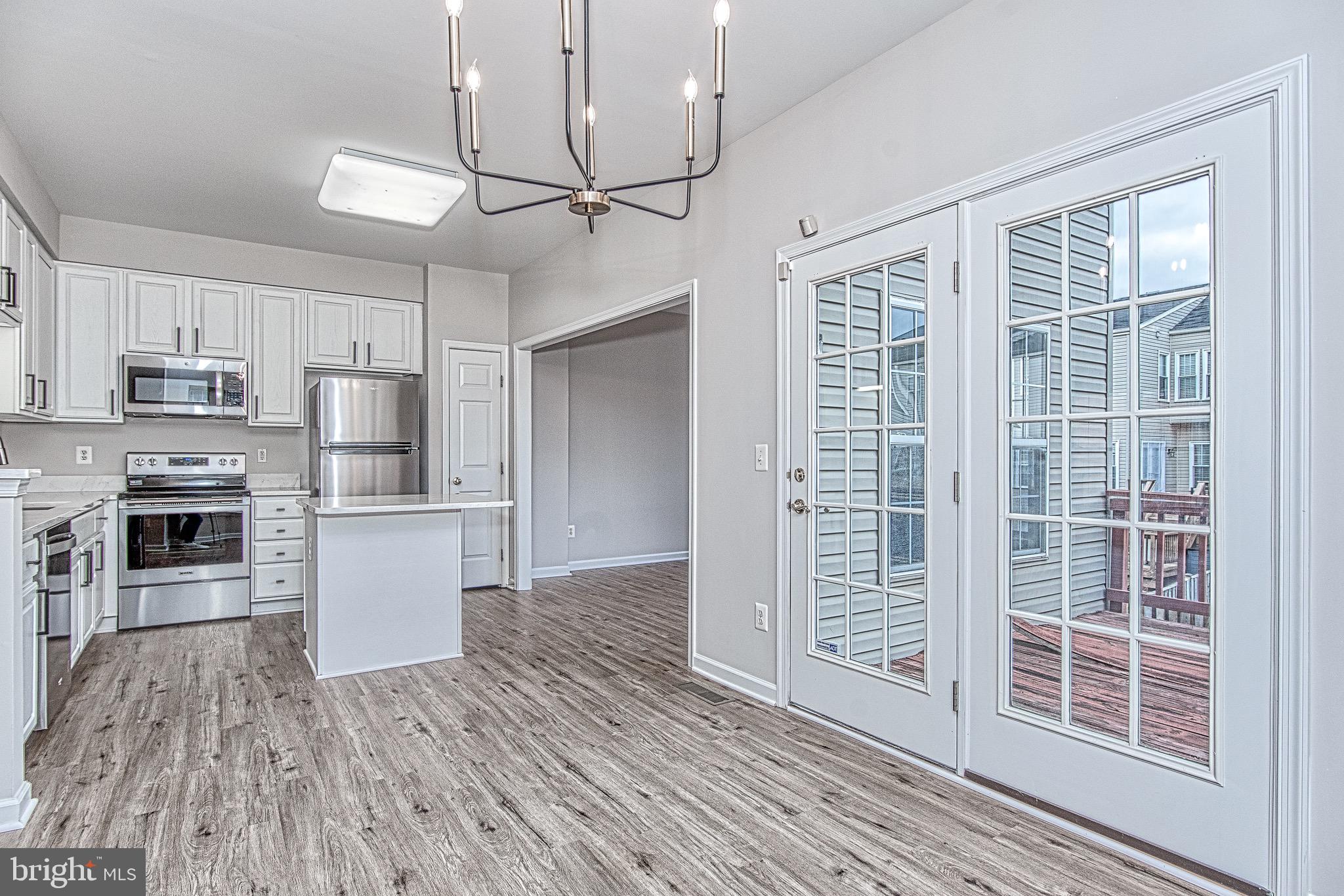 SOUTH RIDING - Residential Lease