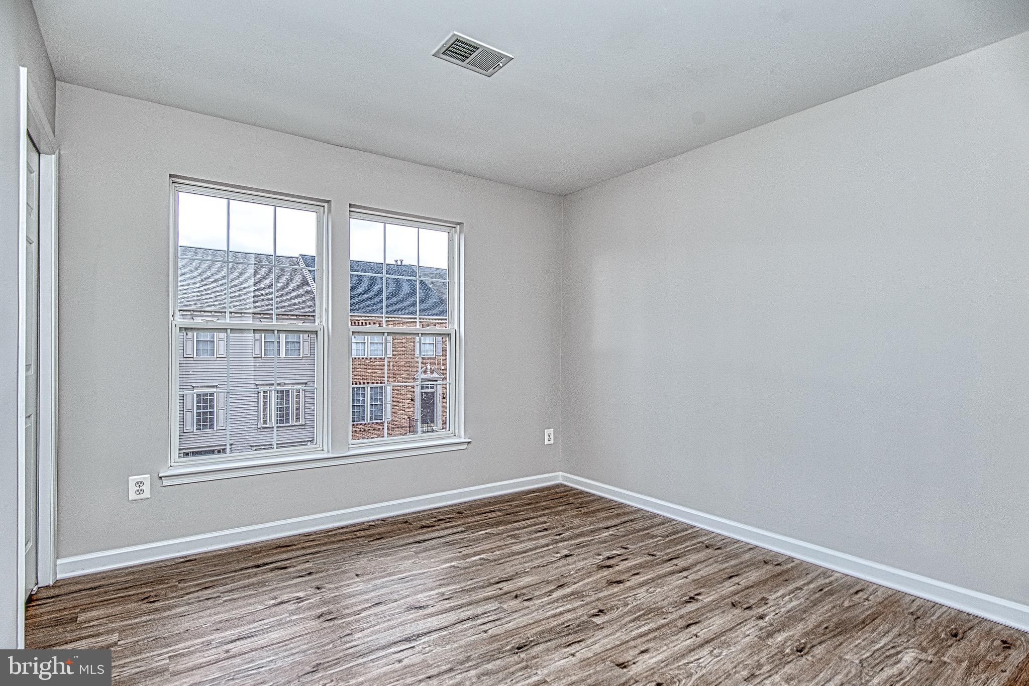 SOUTH RIDING - Residential Lease