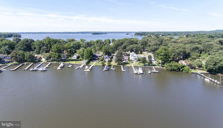 AMAZING WATERFRONT HOME WITH STUNNING VIEWS!!!A MUST SEE .ALL NEW FURNACE,HOT WATER HEATER,A/C, SEPTIC& SIDING.GOURMET KITCHEN WITH GRANITE AND SS APPLIANCES&CUSTOM CABINETS WITH COZY DINNING AREA.BEAUTIFUL OPEN FLOOR PLAN.MASTER BEDROOM & BATH ON MAIN LEVEL.GLEAMING HARDWOOD FLOORS W/ GORGEOUS UPDATED BATHROOMS.PROFESSIONALLY LANDSCAPED. ENJOY YOUR OWN PRIVATE PIER!!!A MUST SEE....