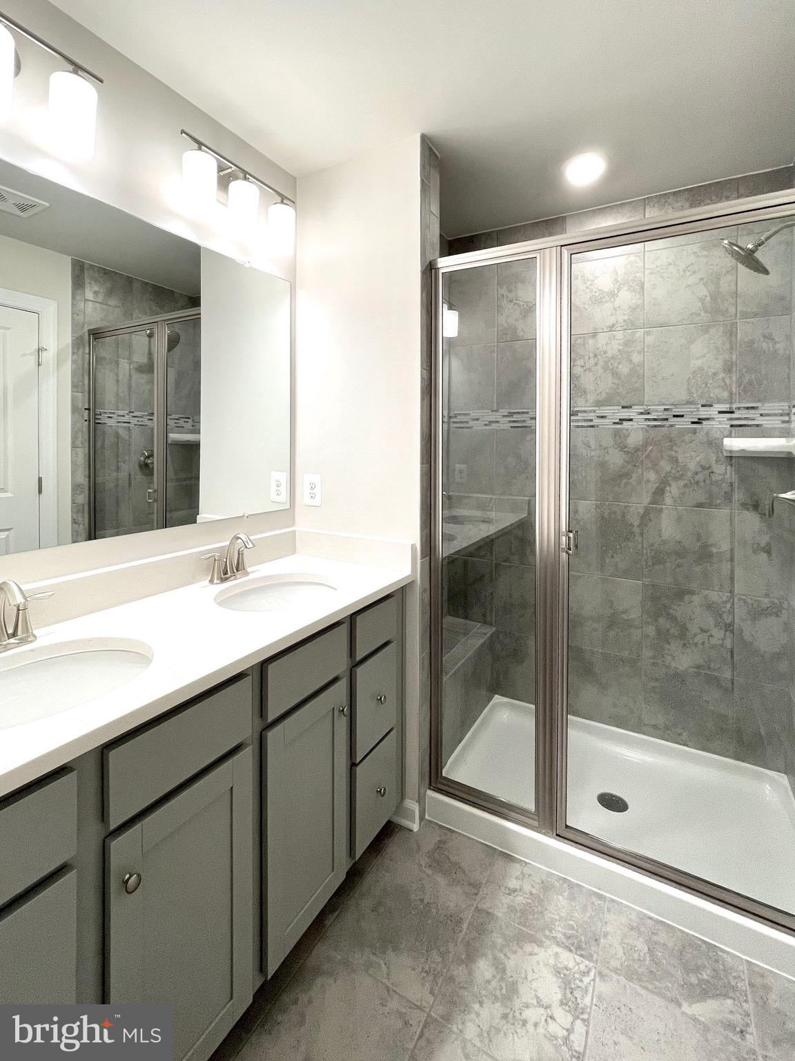 CLARKSBURG SQUARE - Residential Lease