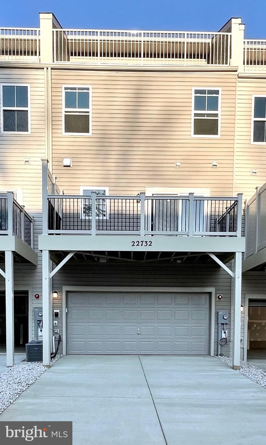 CLARKSBURG SQUARE - Residential Lease