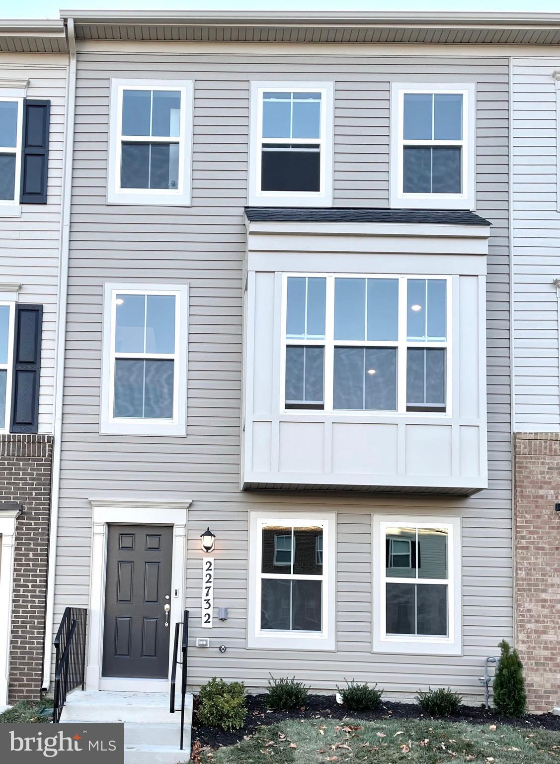 CLARKSBURG SQUARE - Residential Lease