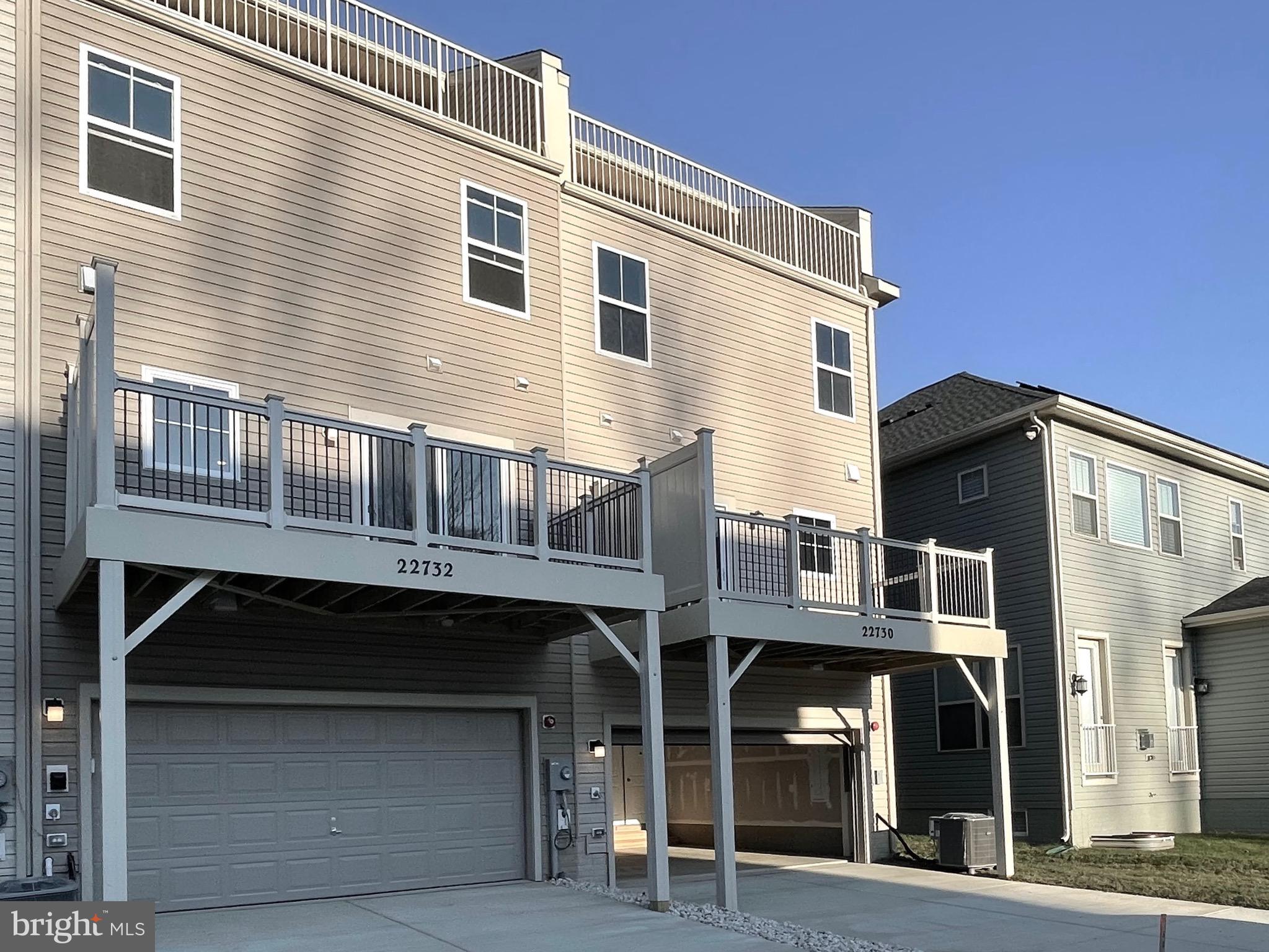 CLARKSBURG SQUARE - Residential Lease