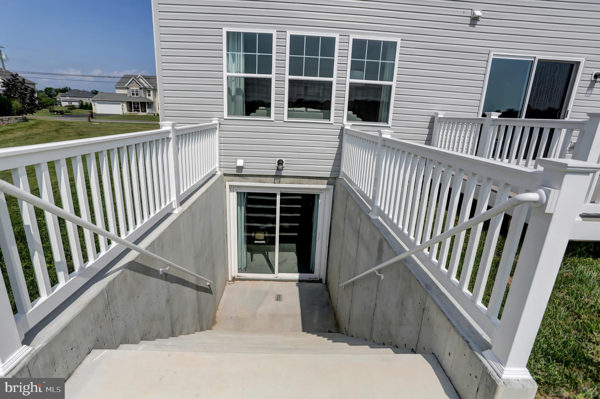 WARM SPRING RIDGE - Residential