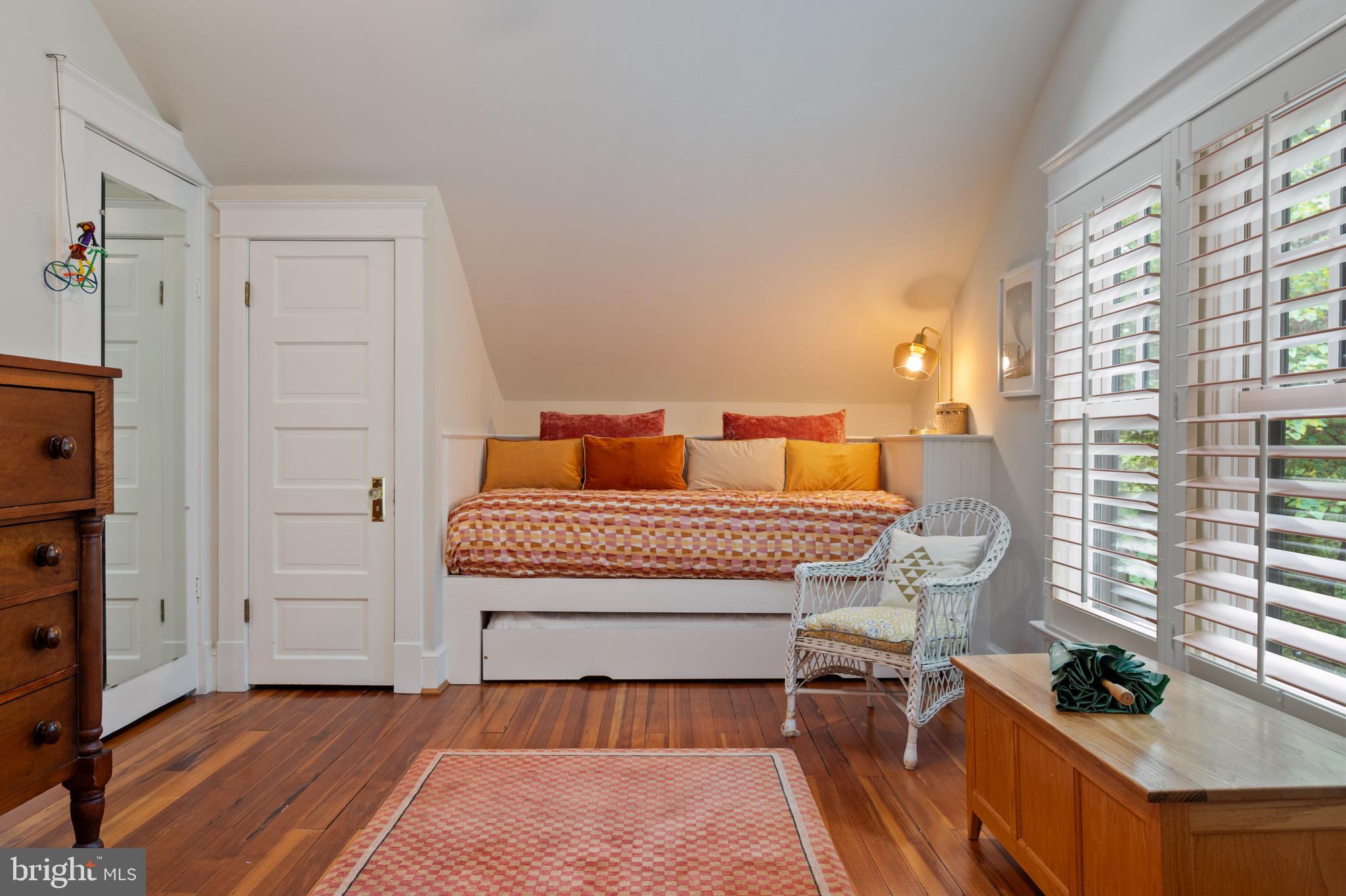 ROSEMONT - Residential