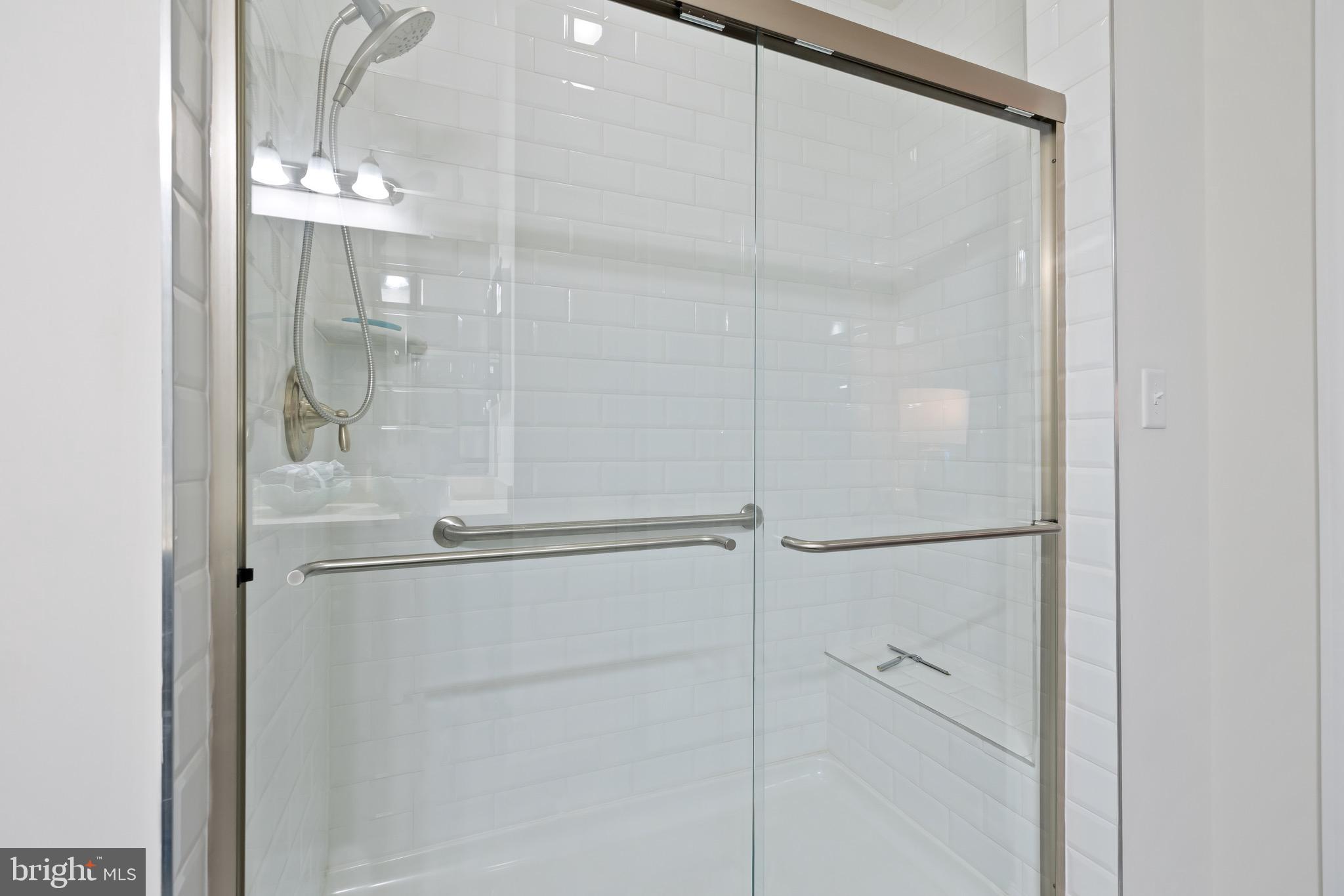 BAY BRIDGE COVE - Residential