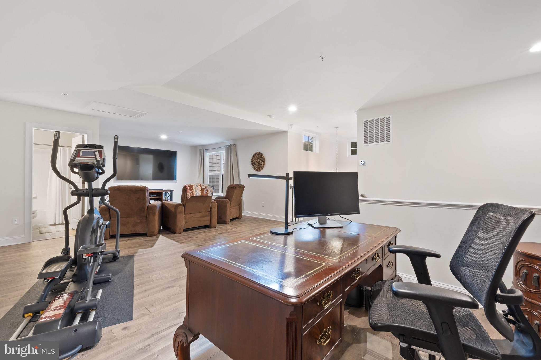 BAY BRIDGE COVE - Residential